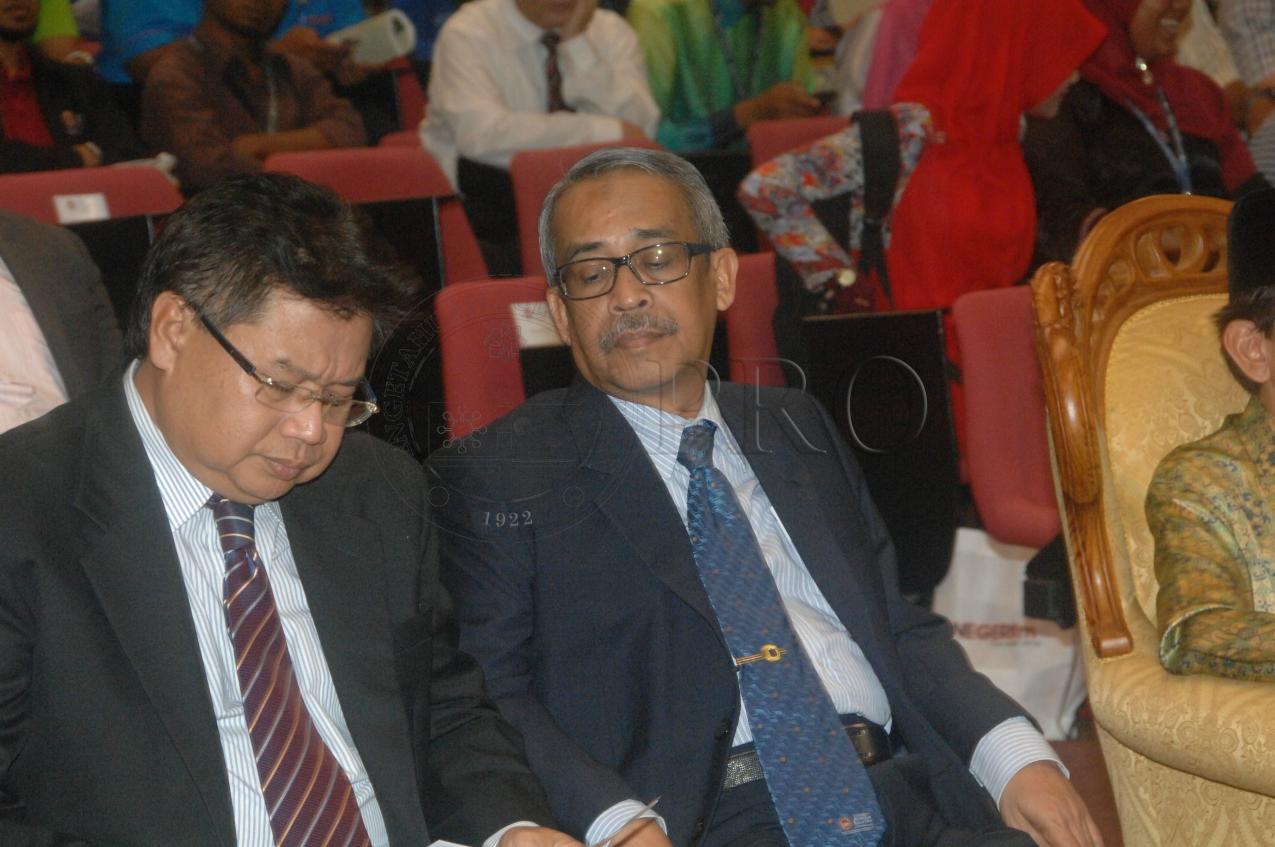 PRO 14 33 WACANA FBA 0131